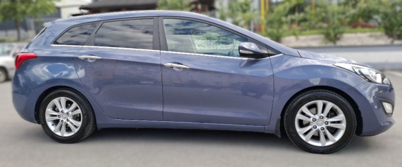 hyundai-i30-cw-i30-kombi-16i-mpi-16v-dohc-comfort-88kw120hp-m6-big-1