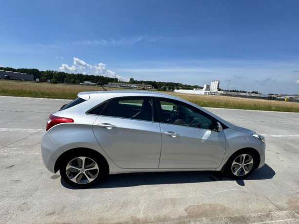 hyundai-i30-16i-mpi-dohc-cvvt-family-at-88kw120hp-a6-big-1