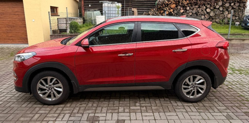 hyundai-tucson-20-crdi-family-4x4-at-100kw136hp-a6-big-0