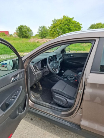 hyundai-tucson-16-crdi-family-100kw-m6-big-2