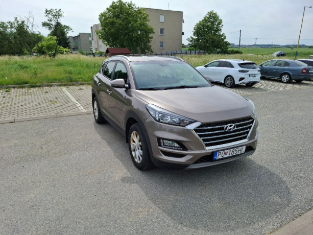hyundai-tucson-16-crdi-family-100kw-m6-big-0