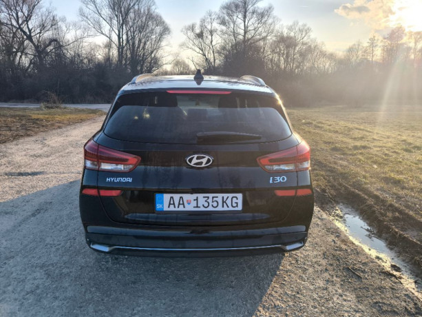 hyundai-i30-cw-hyundai-i30-cw-15t-family-benzinhev-big-2