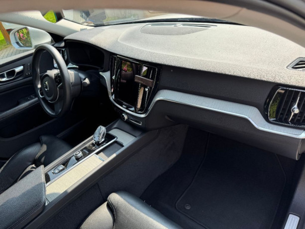 volvo-s60-b5-inscription-awd-at-184kw250hp-a8-big-1