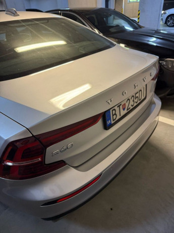 volvo-s60-b5-inscription-awd-at-184kw250hp-a8-big-3