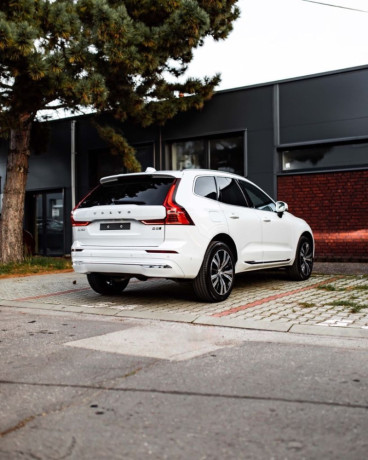 volvo-xc60-20-b5-mhev-inscription-awd-at-173kw235hp-a8-big-3