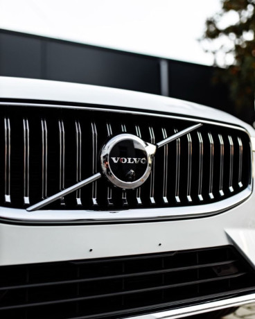 volvo-xc60-20-b5-mhev-inscription-awd-at-173kw235hp-a8-big-2