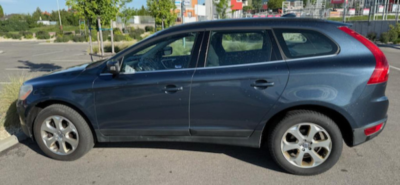 volvo-xc60-24-d-awd-my2010-big-3
