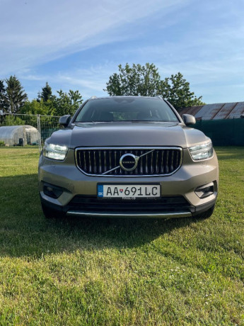 volvo-xc40-d3-inscription-at-110kw-150hp-este-v-zaruke-volvo-big-2