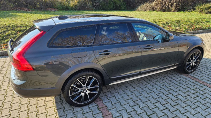 volvo-v90-cross-country-pro-d4-big-0