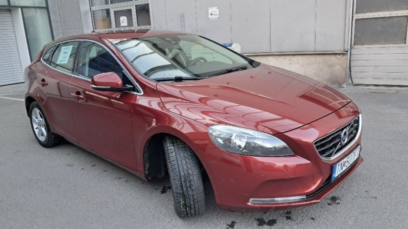 volvo-v40-2014-16-diesel-automat-big-3