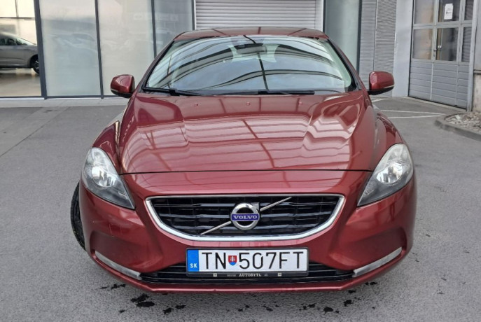 volvo-v40-2014-16-diesel-automat-big-1