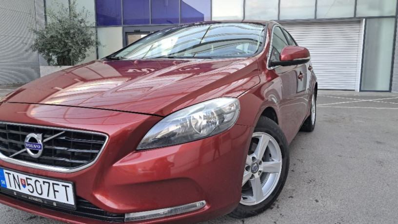 volvo-v40-2014-16-diesel-automat-big-0