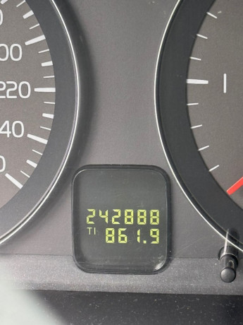 volvo-v50-16d-big-2