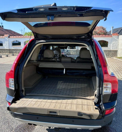 volvo-xc90-d5-136-kw-big-1