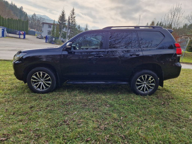 toyota-land-cruiser-big-1