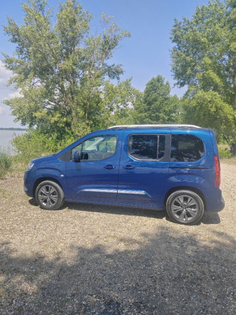 toyota-proace-city-verso-15d-8at-1-majitel-family-comfort-big-3