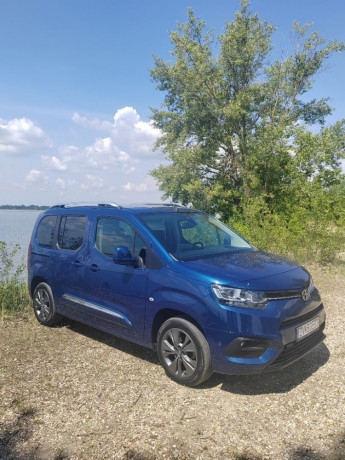 toyota-proace-city-verso-15d-8at-1-majitel-family-comfort-big-0