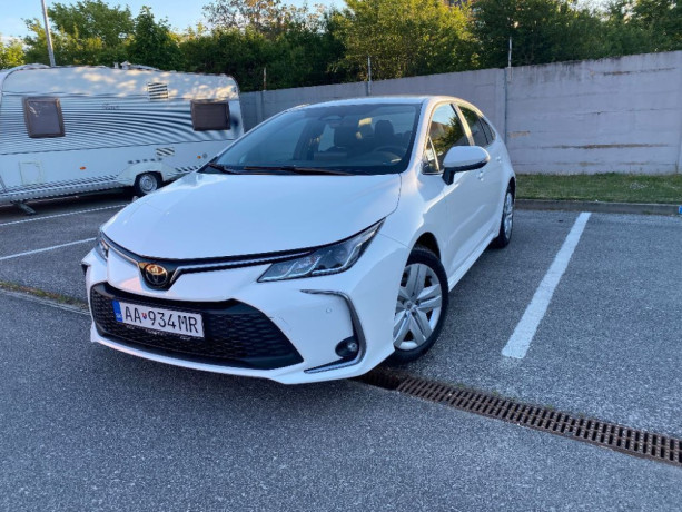 toyota-corolla-15-dynamic-force-active-92kw-125hp-m6-dph-big-0
