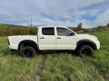 toyota-hilux-24-d-4d-small-2