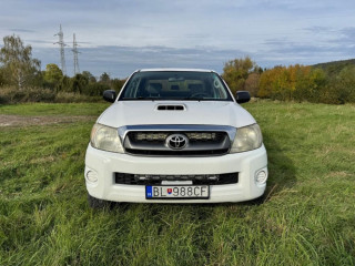 toyota-hilux-24-d-4d