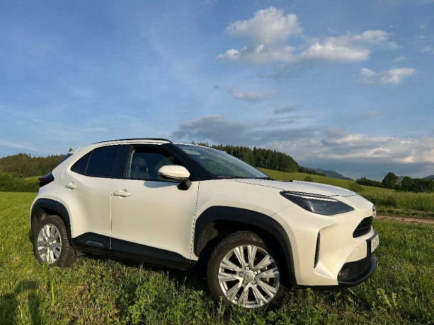 toyota-yaris-cross-awd-4x4-elektro-benzin-hybrid-big-1