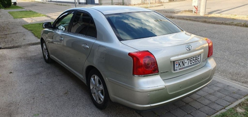 toyota-avensis-20-sol-elegant-108kw147hp-m5-big-1