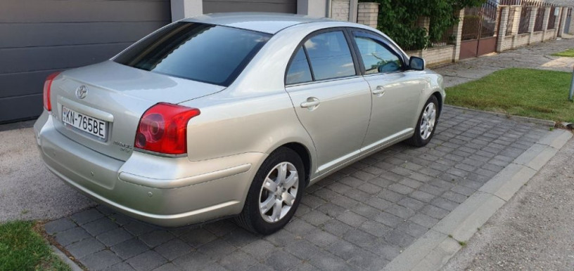 toyota-avensis-20-sol-elegant-108kw147hp-m5-big-0