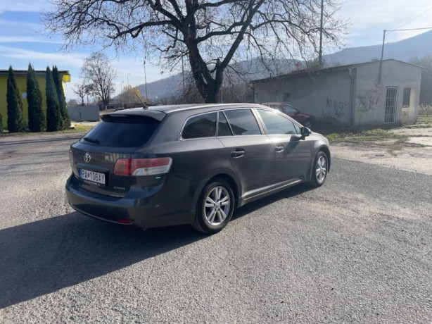 toyota-avensis-combi-20-d-4d-exclusive-big-3