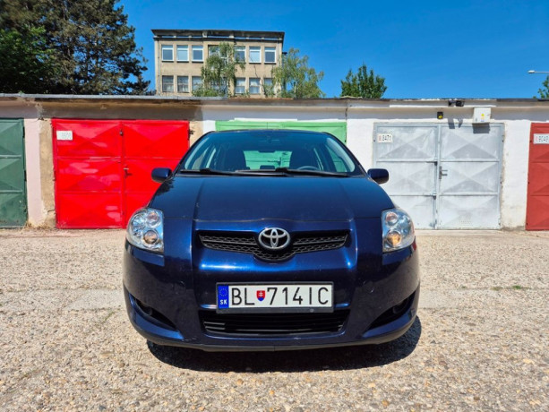 toyota-auris-16-i-valvematic-terra-cool-97kw132hp-m6-big-0