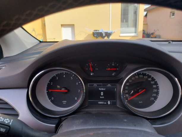 opel-astra-sport-tourer-astra-st-14-turbo-innovation-92kw125hp-m6-big-1