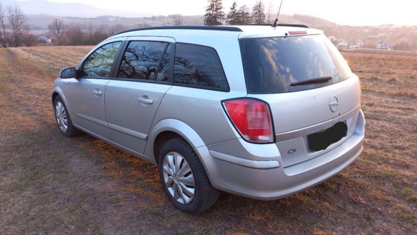 opel-astra-h-19-cdti-big-0