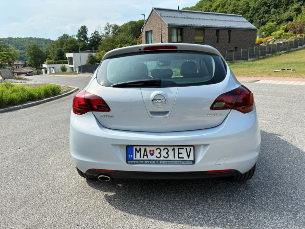 opel-astra-14-turbo-140k-cosmo-103kw140hp-m6-big-3