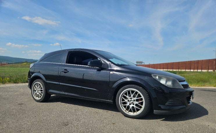 opel-astra-gtc-17-cdti-big-0
