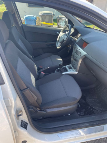 opel-astra-sport-tourer-opel-astra-big-2