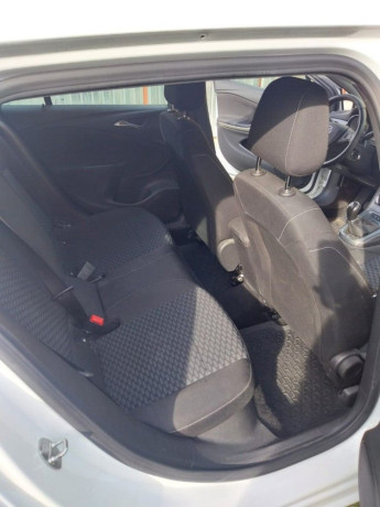 opel-astra-sport-tourer-astra-st-14-turbo-innovation-92kw125hp-m6-big-2