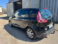 renault-megane-scenic-renault-megane-scenic-small-1