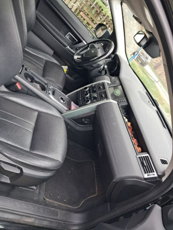 land-rover-discovery-sport-d180-awd-aut-7m-koza-xenony-big-3