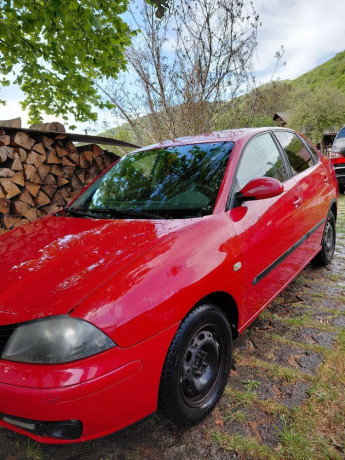 seat-cordoba-prava-strana-havarovana-big-0