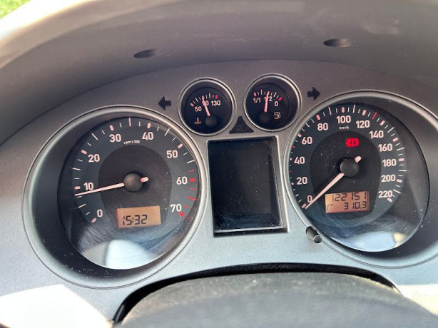 seat-ibiza-14i-reference-63kw85hp-m5-big-3