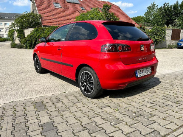 seat-ibiza-14i-reference-63kw85hp-m5-big-1
