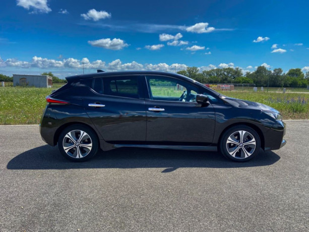 nissan-leaf-n-connecta-110kw150hp-a1-top-stav-big-2