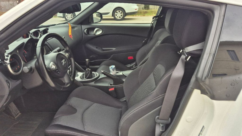 nissan-370-z-manual-big-3
