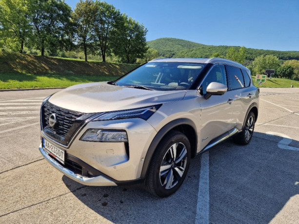 nissan-x-trail-15-vc-t-tekna-e-4orce-at-156kw213hp-big-3