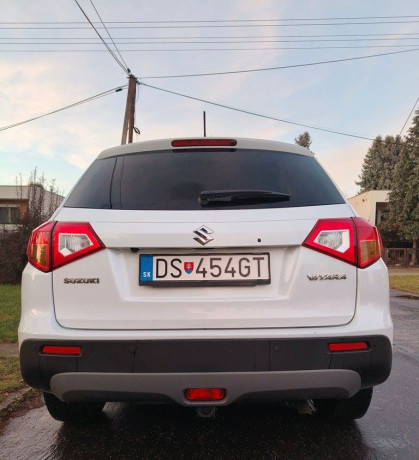 suzuki-vitara-16-ddis-elegance-2wd-88kw120hp-m6-big-2