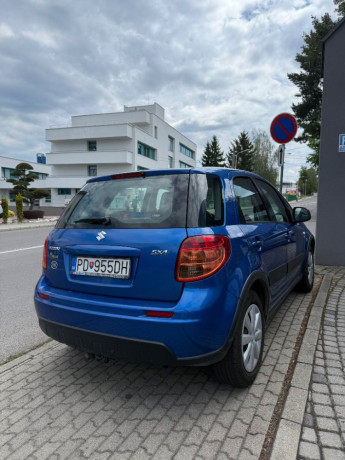 suzuki-sx4-15-glx-urban-line-73kw99hp-m5-big-2