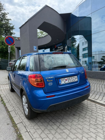 suzuki-sx4-15-glx-urban-line-73kw99hp-m5-big-1