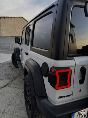 jeep-wrangler-36l-v6-vvt-unlimited-sport-big-3