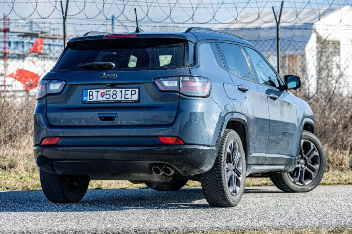 jeep-compass-13-gse-150-80th-anniversary-at-111kw151hp-a6-big-0