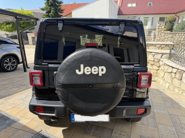 jeep-wrangler-22-crd-sahara-at-147kw200hp-a8-big-3