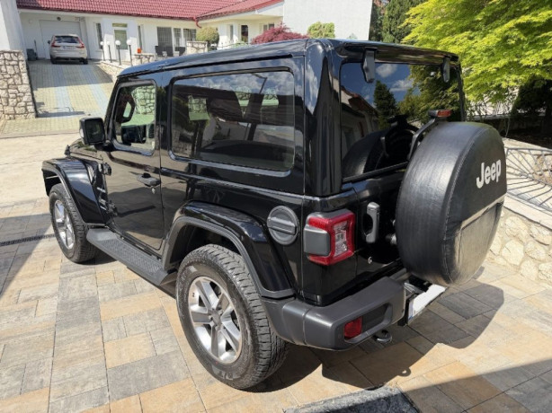 jeep-wrangler-22-crd-sahara-at-147kw200hp-a8-big-2